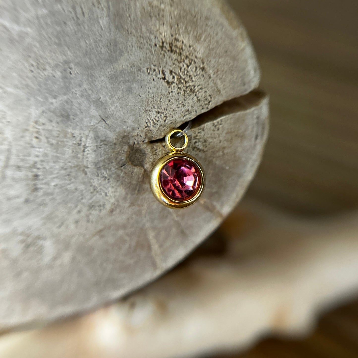 8 ◦ Rs150 ◦ Birthstone 5mm (Golden)