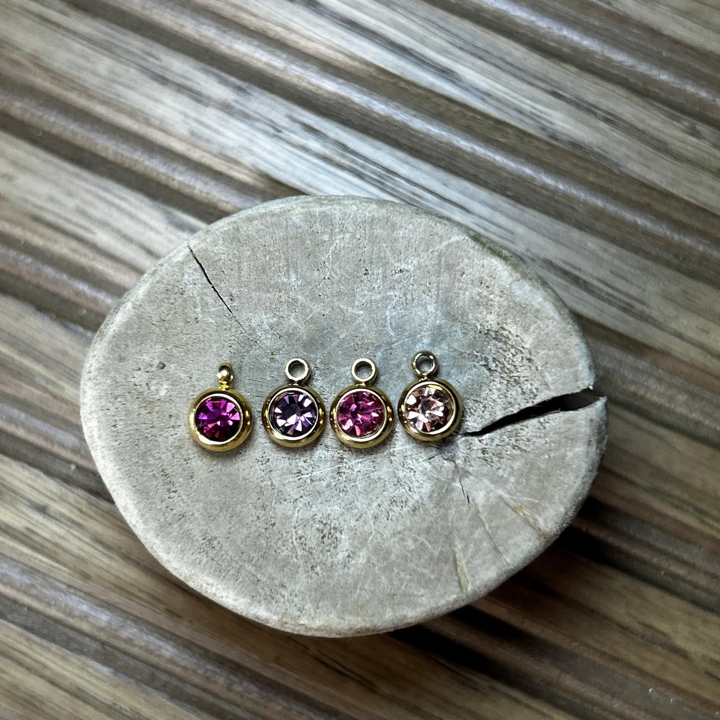 8 ◦ Rs150 ◦ Birthstone 5mm (Golden)