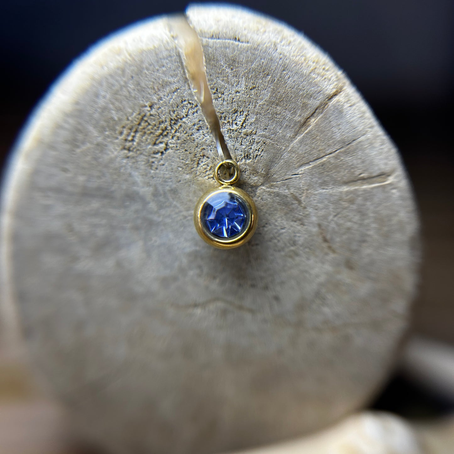 8 ◦ Rs150 ◦ Birthstone 5mm (Golden)