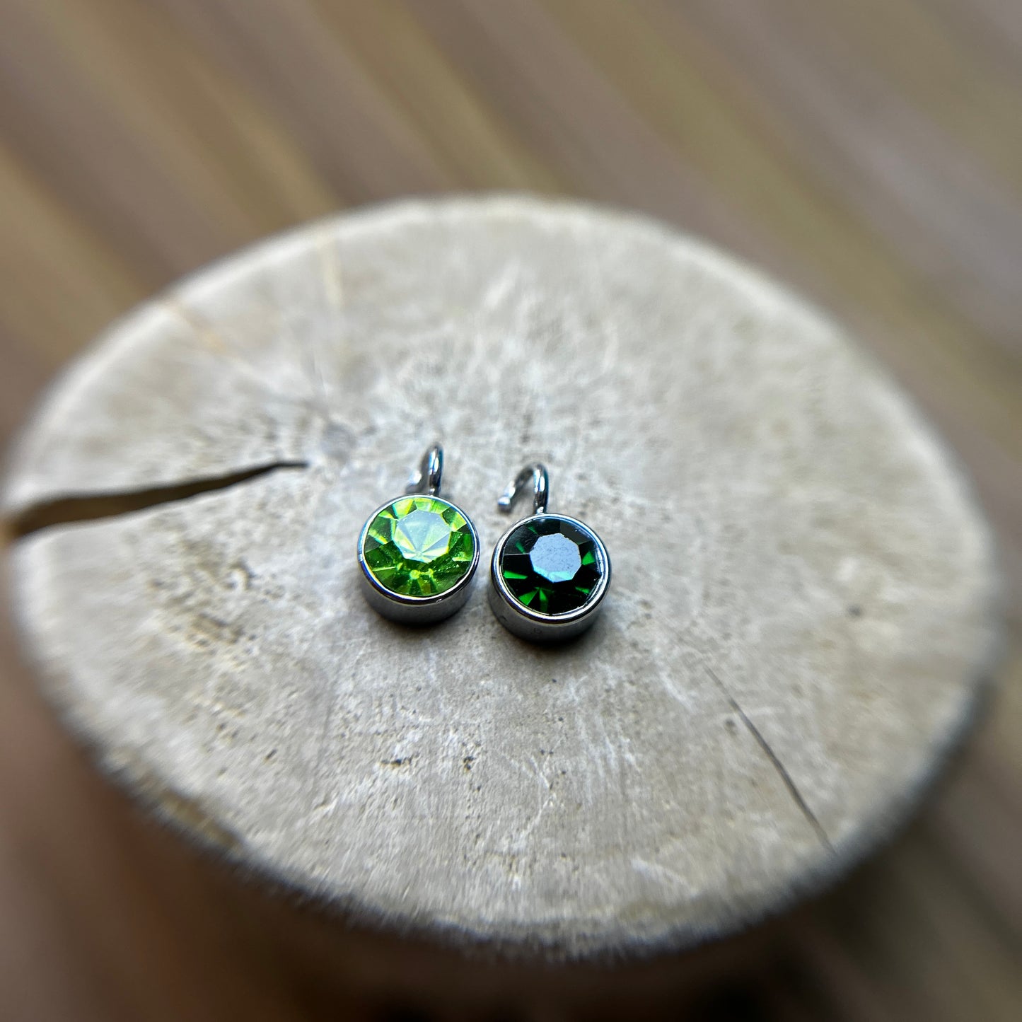 9 ◦ Rs150 ◦ Birthstone 6mm (Silver)