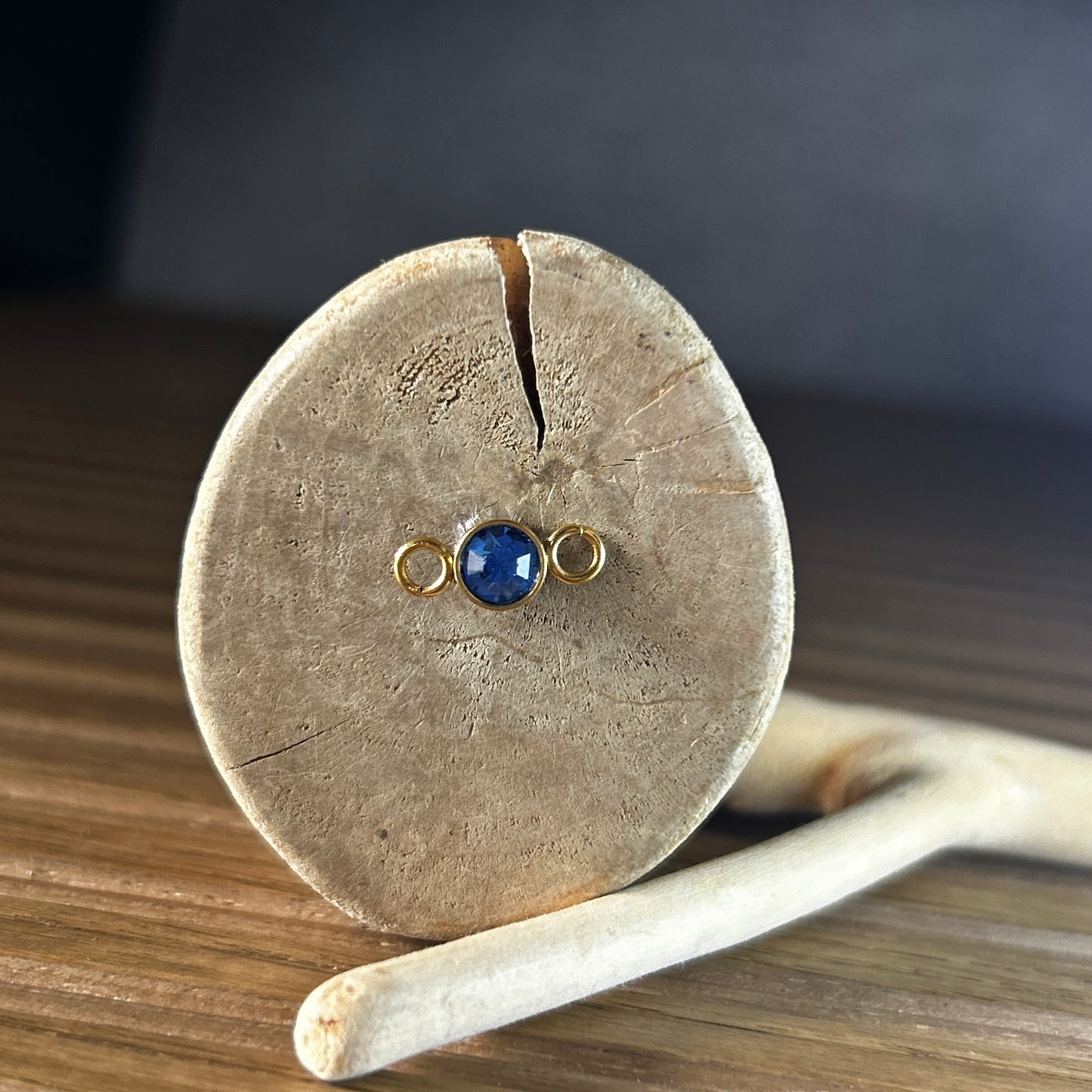 12 ◦ Rs150 ◦ Birthstone Connector 6mm