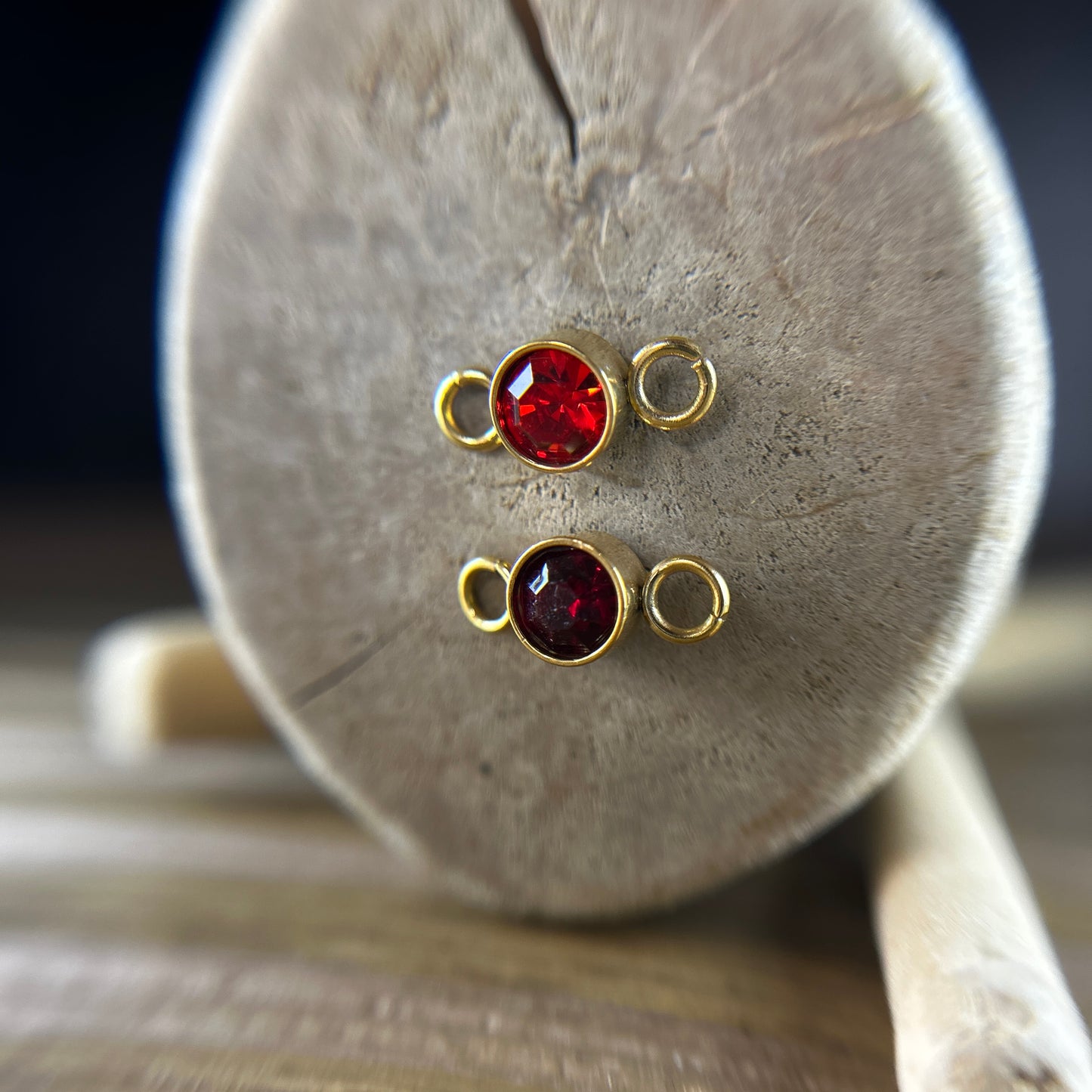 12 ◦ Rs150 ◦ Birthstone Connector 6mm