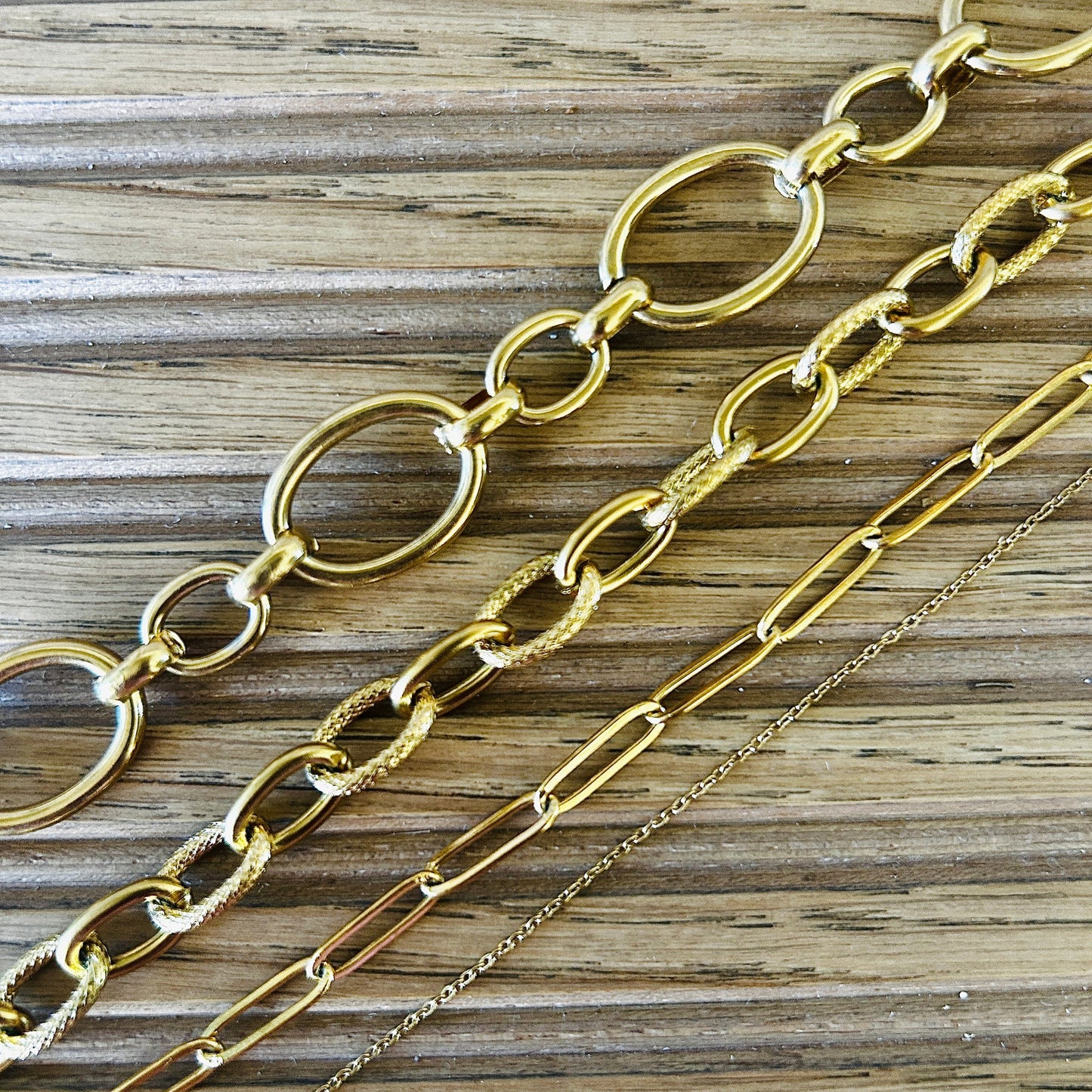 The Luxe Loop NECKLACE