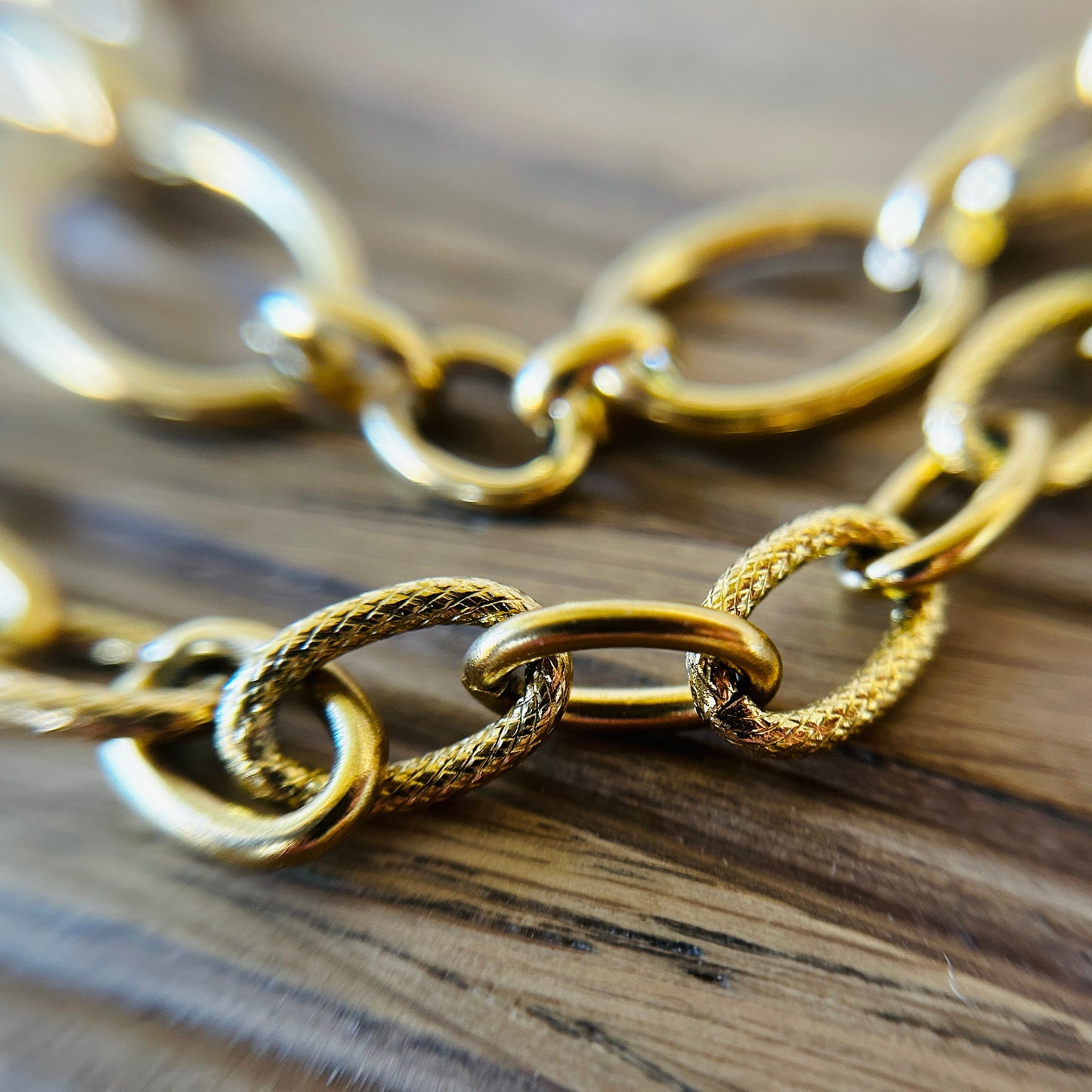 The Luxe Loop NECKLACE