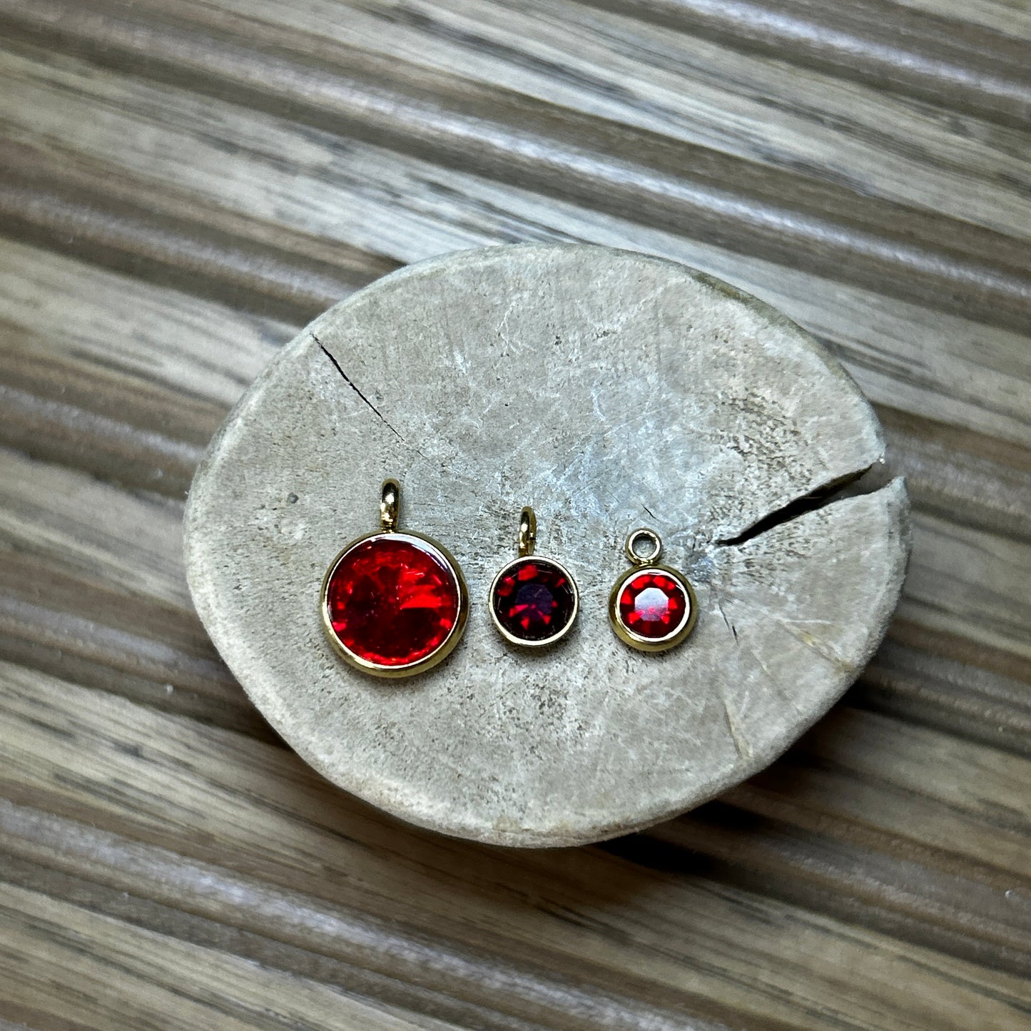 Birthstone Small 01.JAN - Red Garnet (61)