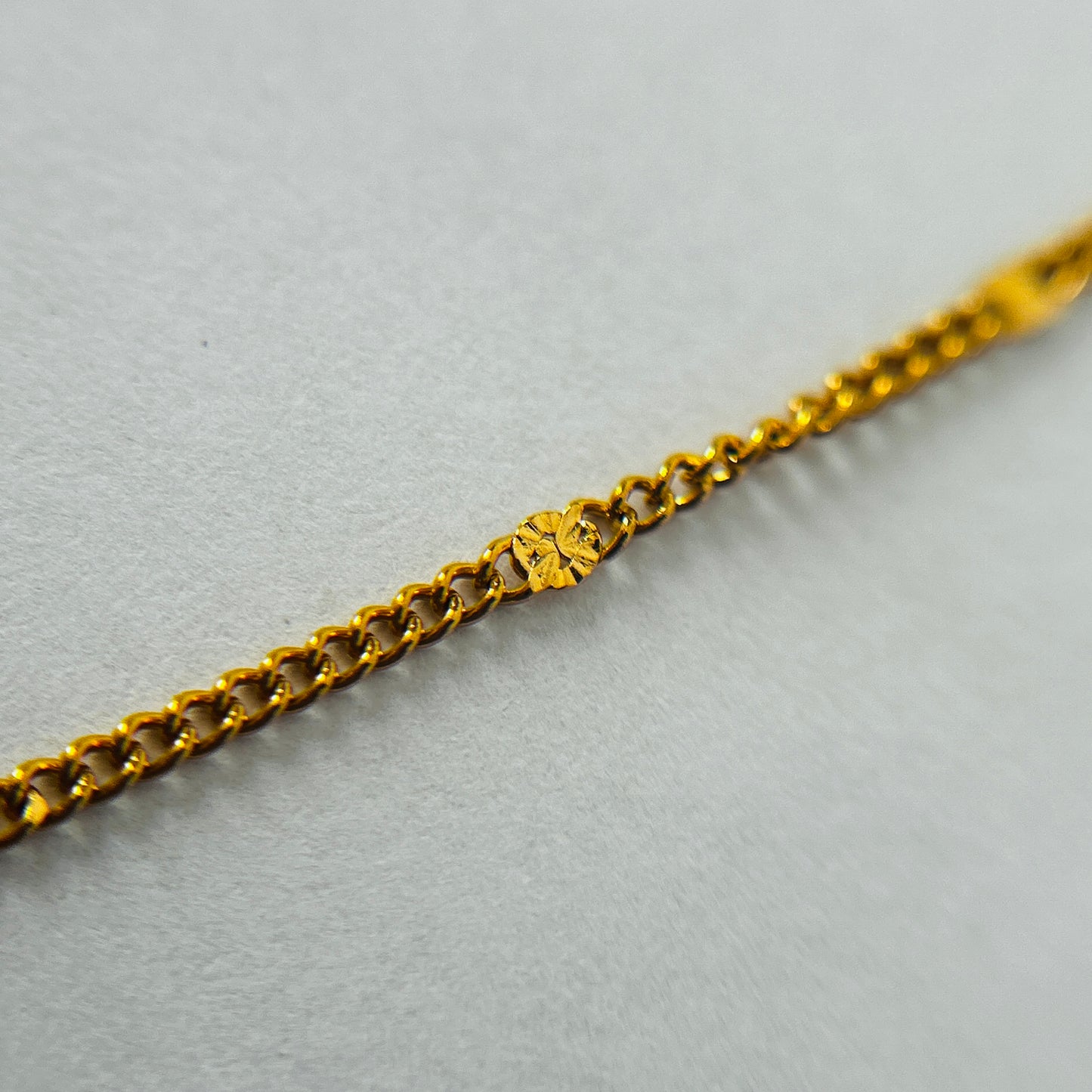 Halo Chain Necklace