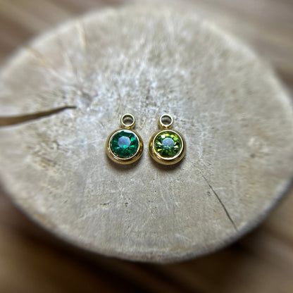 8 ◦ Rs150 ◦ Birthstone 5mm (Golden)