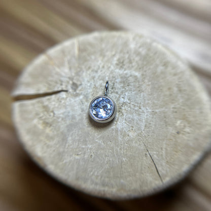 9 ◦ Rs150 ◦ Birthstone 6mm (Silver)
