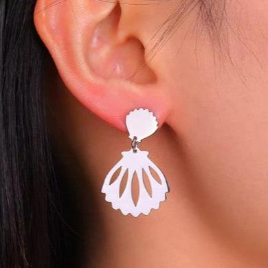 EARRINGS Shell Studs