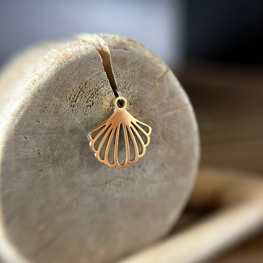 Cockle Shell Pendant