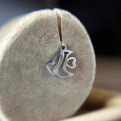 37 ◦ Rs 150 ◦ Butterflyfish Pendant