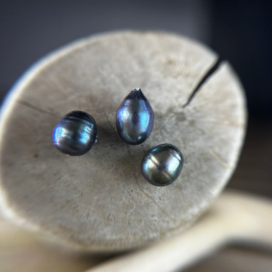 Water Pearls Dark